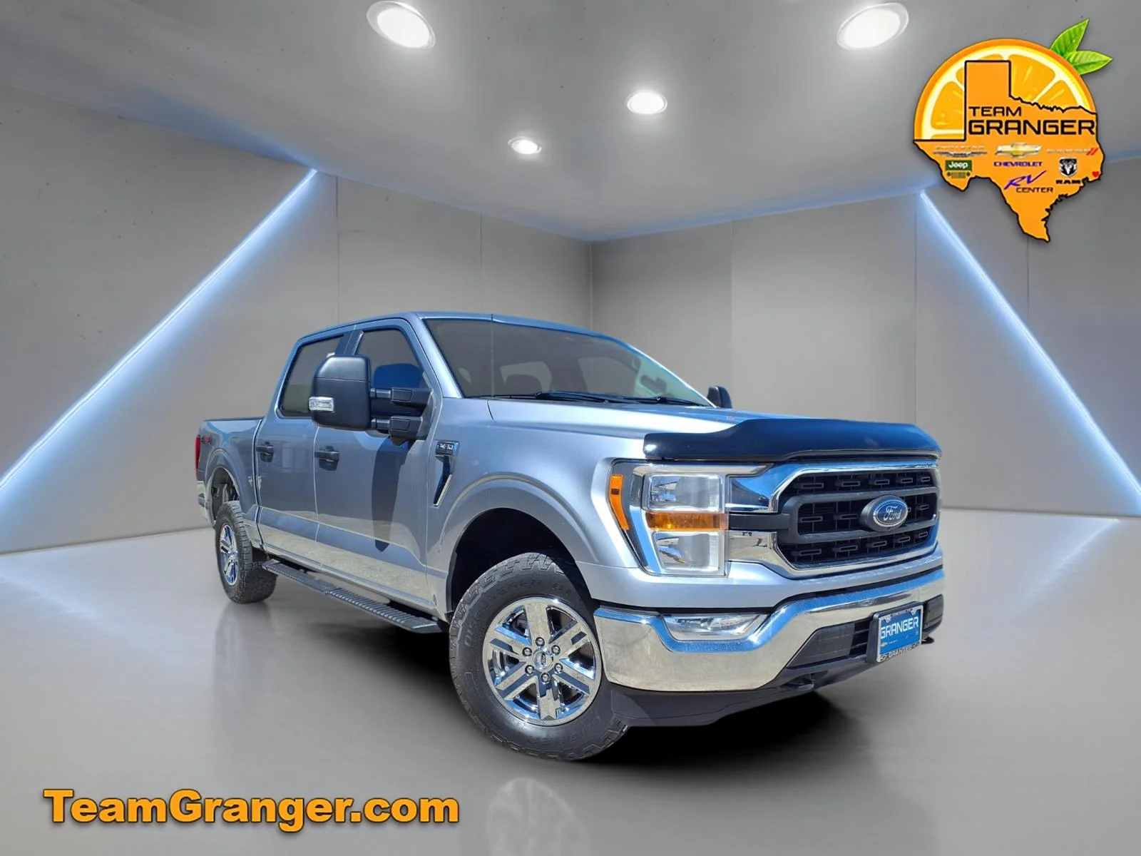Used 2022 Silver Ford XLT image 1