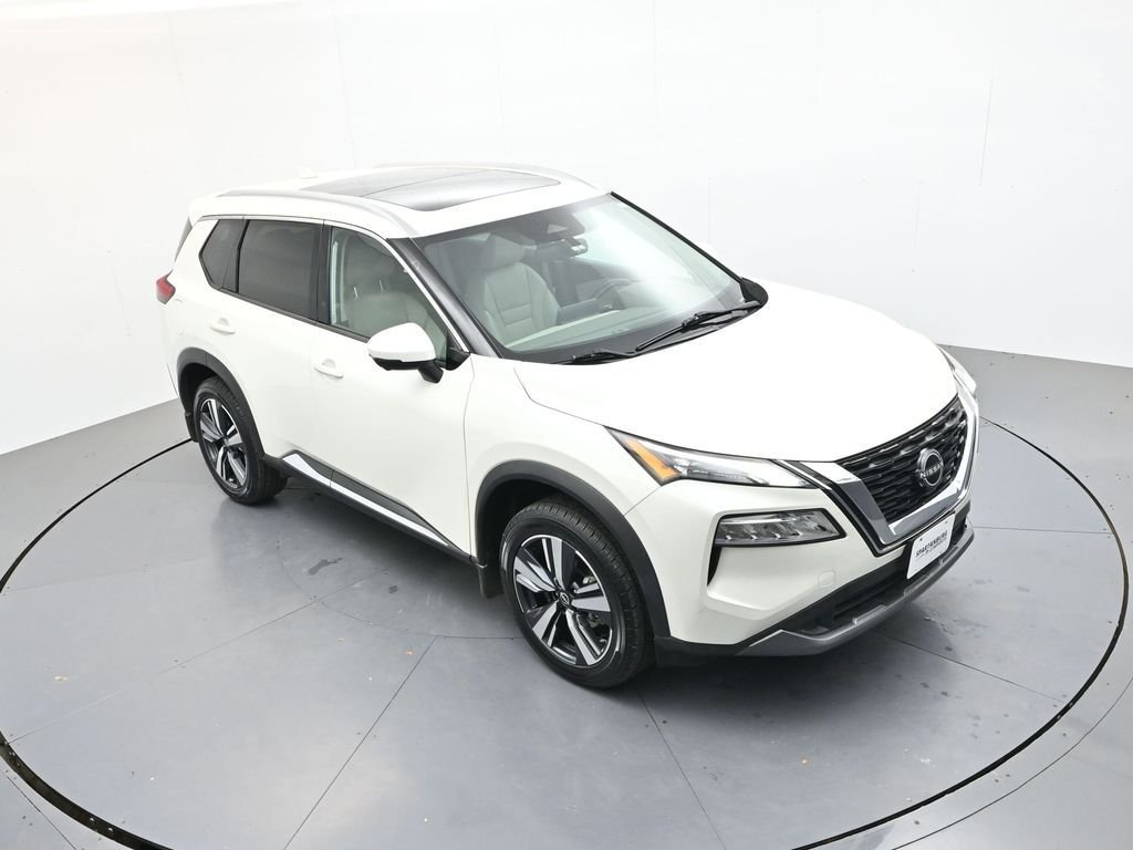 Used 2023 Pearl White Nissan SL image 22