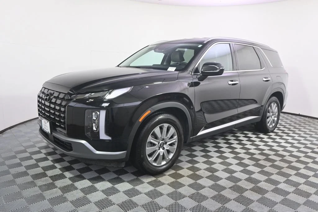 Used 2025 Hyundai Palisade SEL with VIN KM8R2DGE8SU850346 for sale in Minneapolis, Minnesota