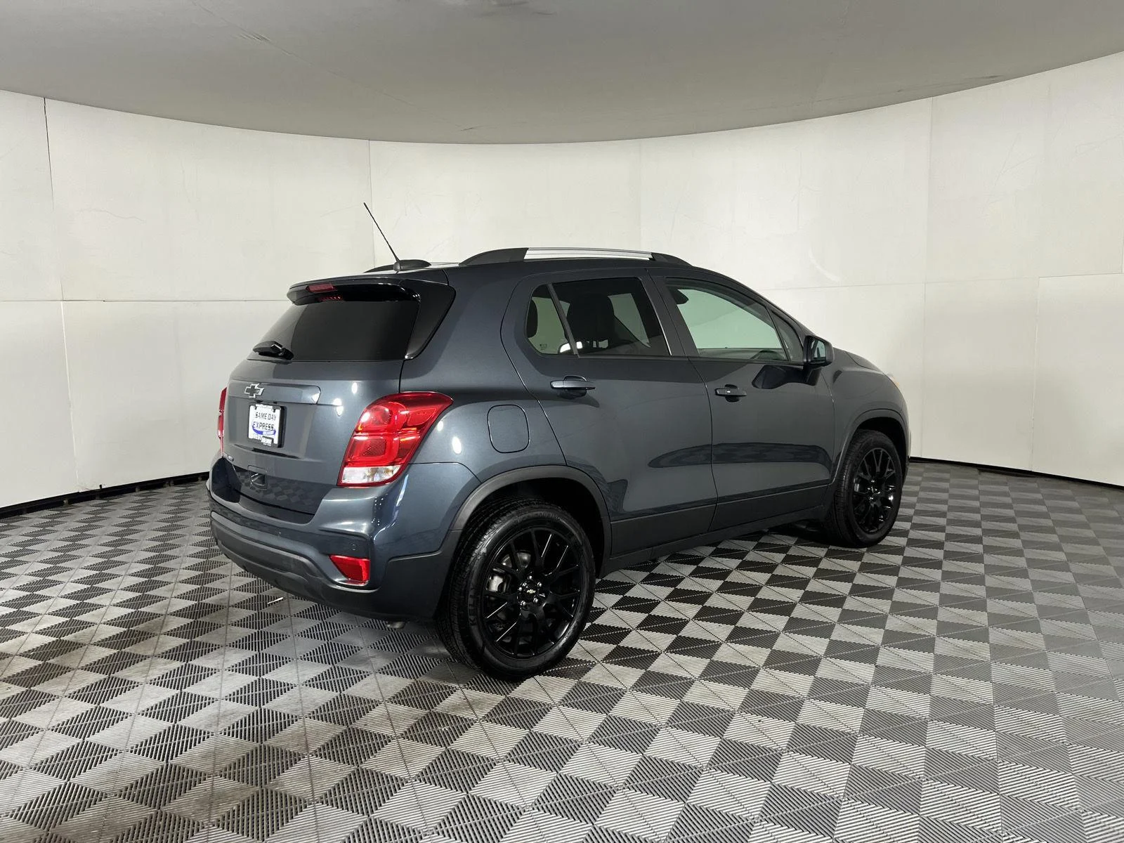 Used 2022 Shadow Gray Metallic Chevrolet LT image 21