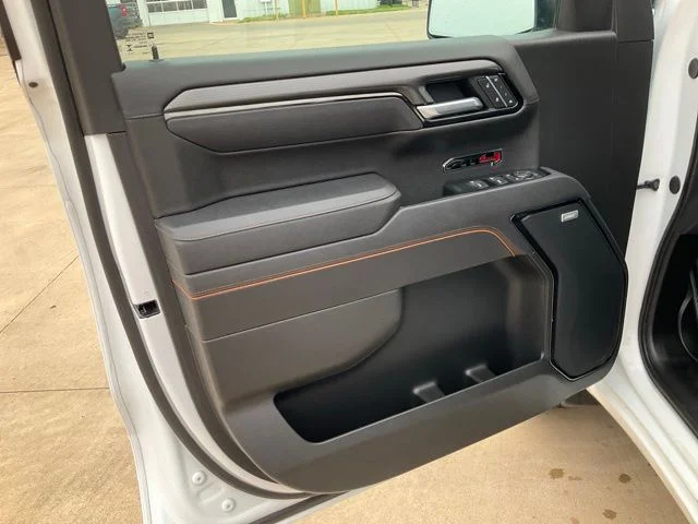 Used 2025 White GMC AT4 image 23
