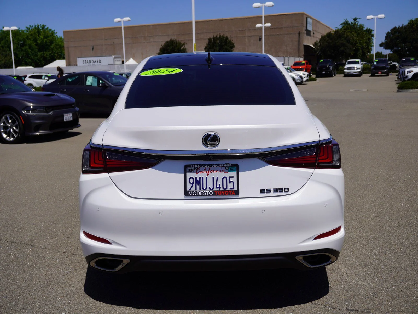Used 2024 White Pearl Lexus ES 350 image 9