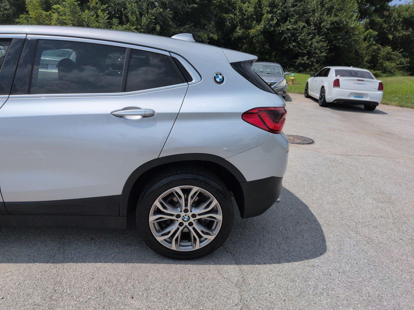 Used 2019 Glacier Silver Metallic BMW sDrive28i image 11
