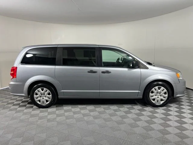 Used 2019 Silver Dodge SE image 8