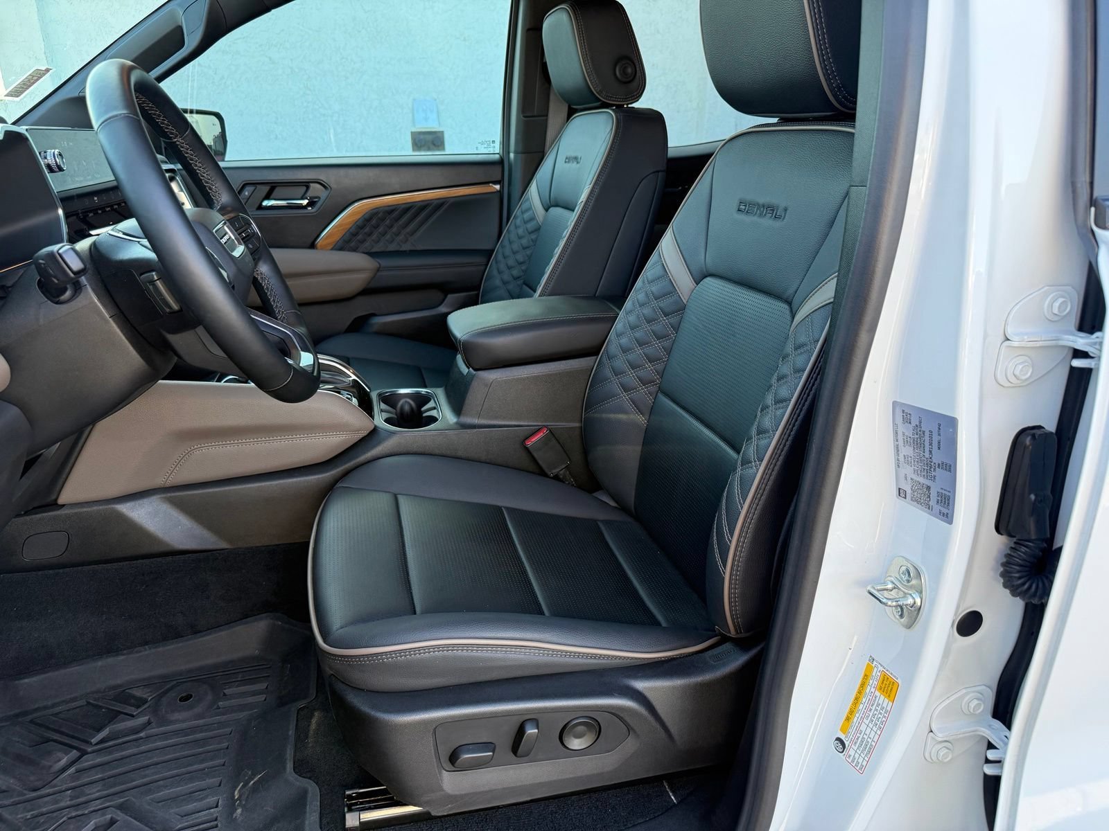 2024 GMC Canyon Denali - Photo 32
