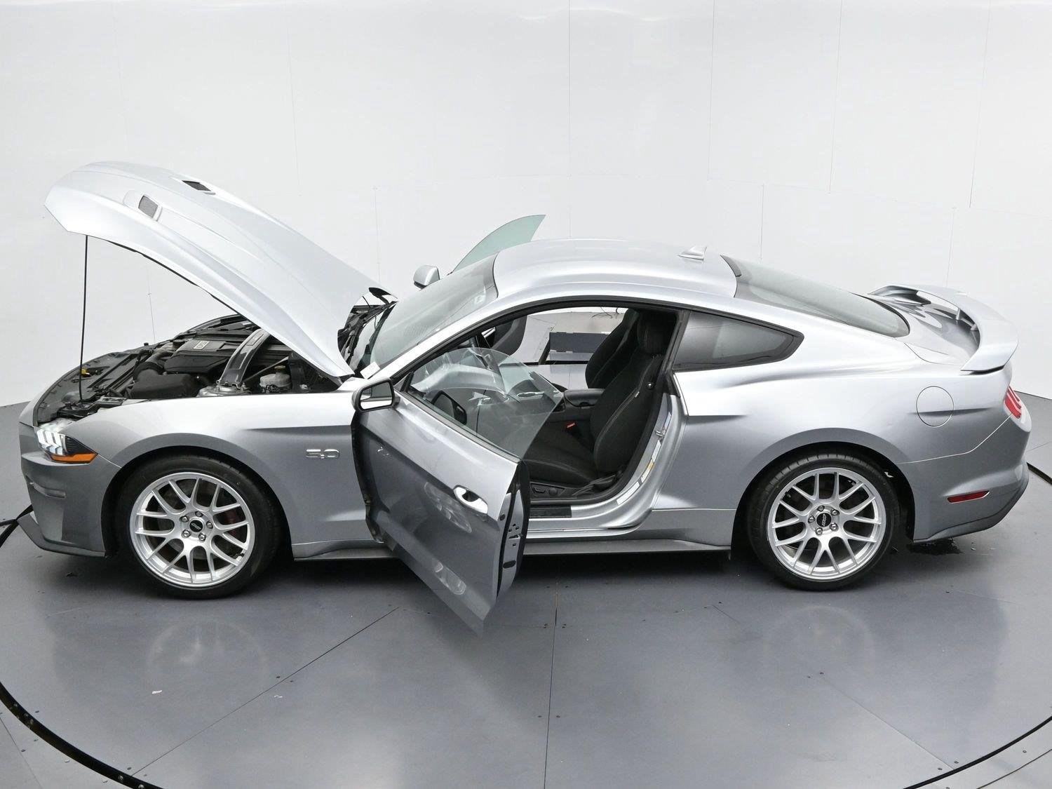 Used 2020 Iconic Silver Ford GT image 37