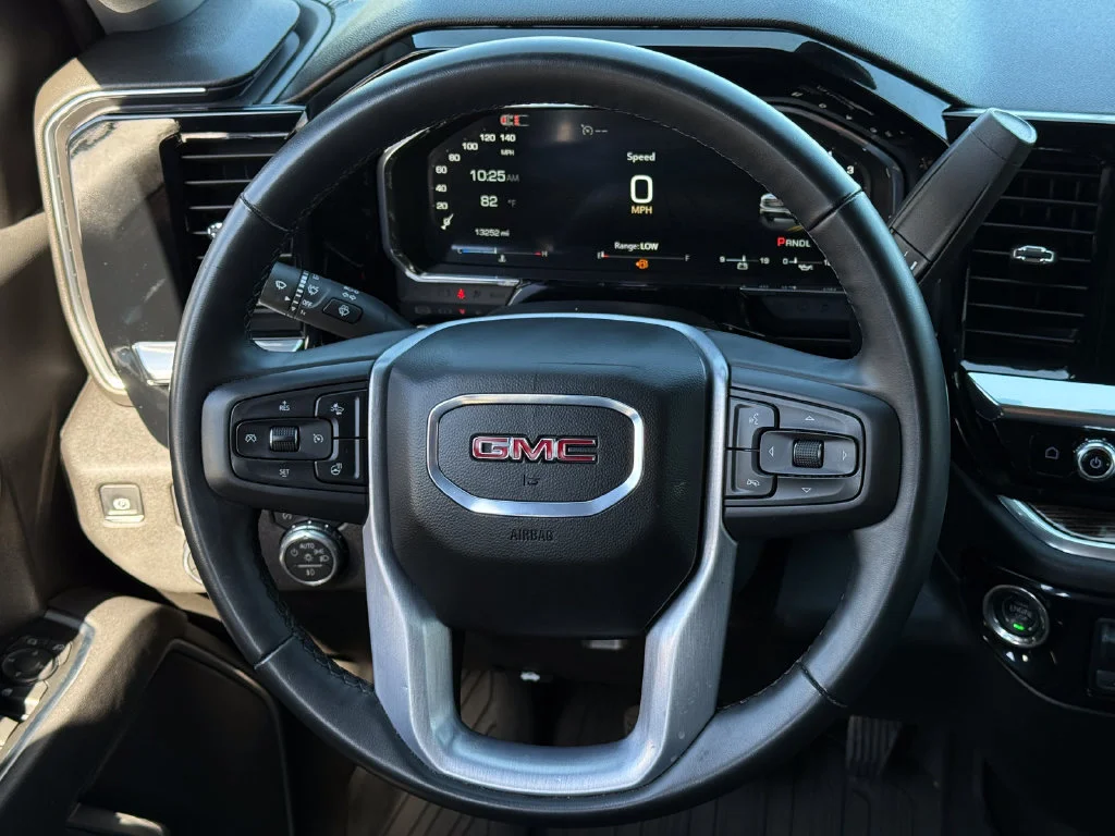 Used 2026 Titanium Rush Metallic GMC Elevation image 22