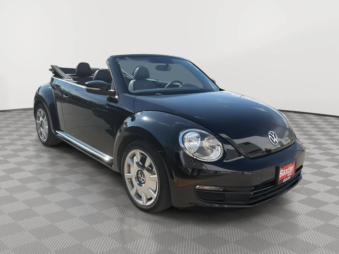 2015 Volkswagen Beetle 1.8T Conv. w/Sound & Nav. Auto's photo