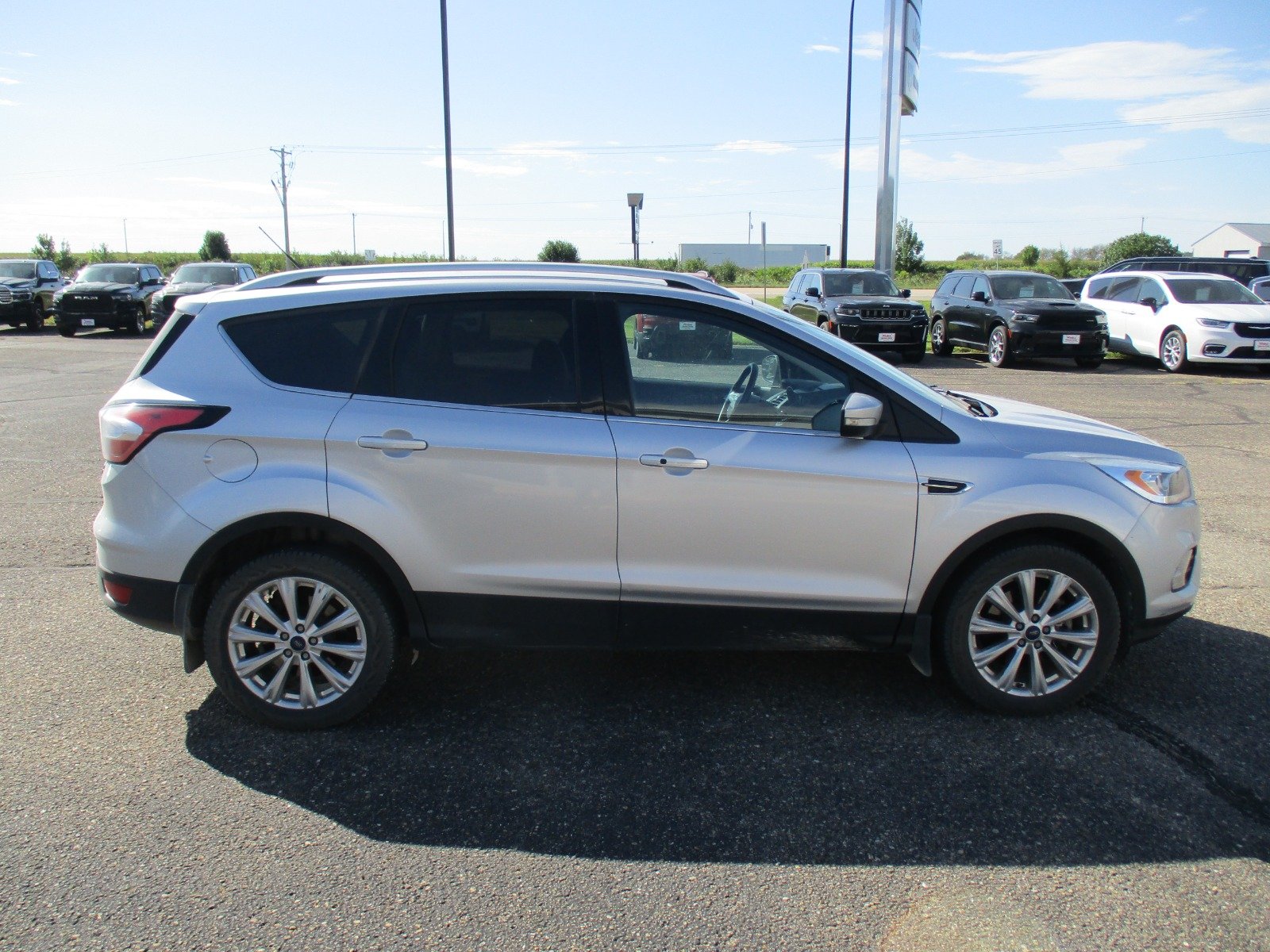 Used 2017 SILVER Ford Titanium image 6