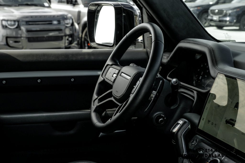 Used 2026 Fuji White Land Rover V8 image 18