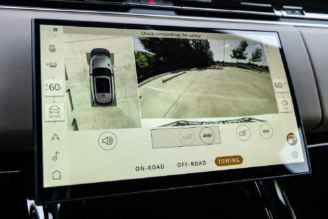 New 2027 Fuji White Land Rover Dynamic SE image 32
