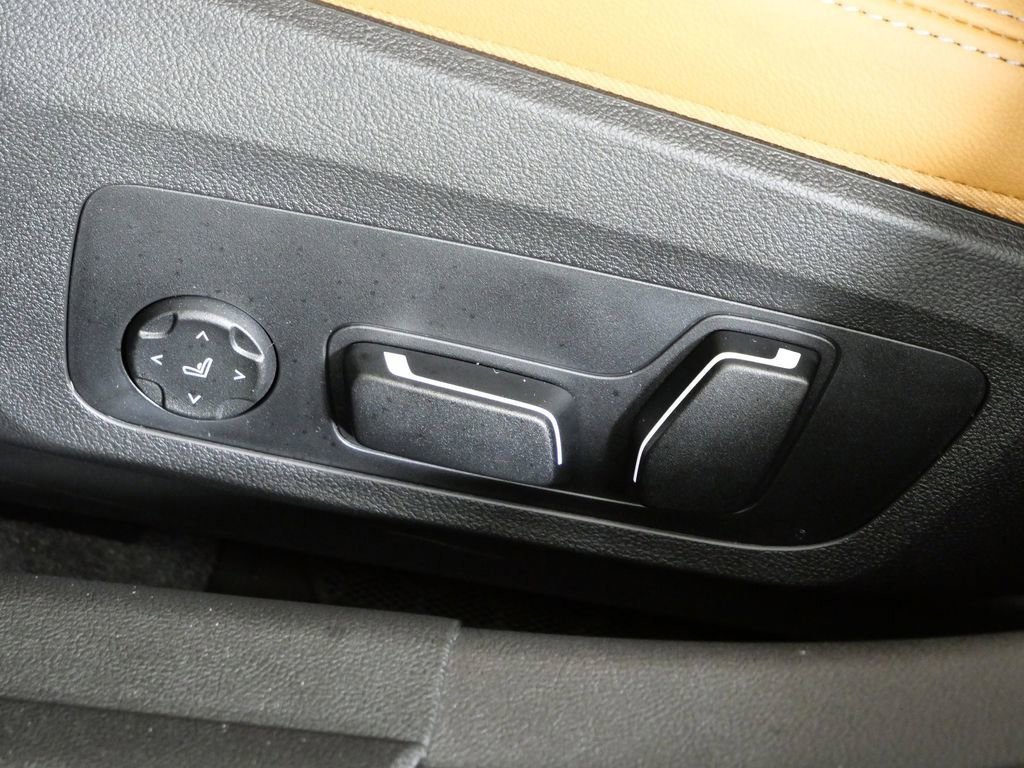 Used 2026 Skyscraper Grey Metallic BMW 330i xDrive image 38