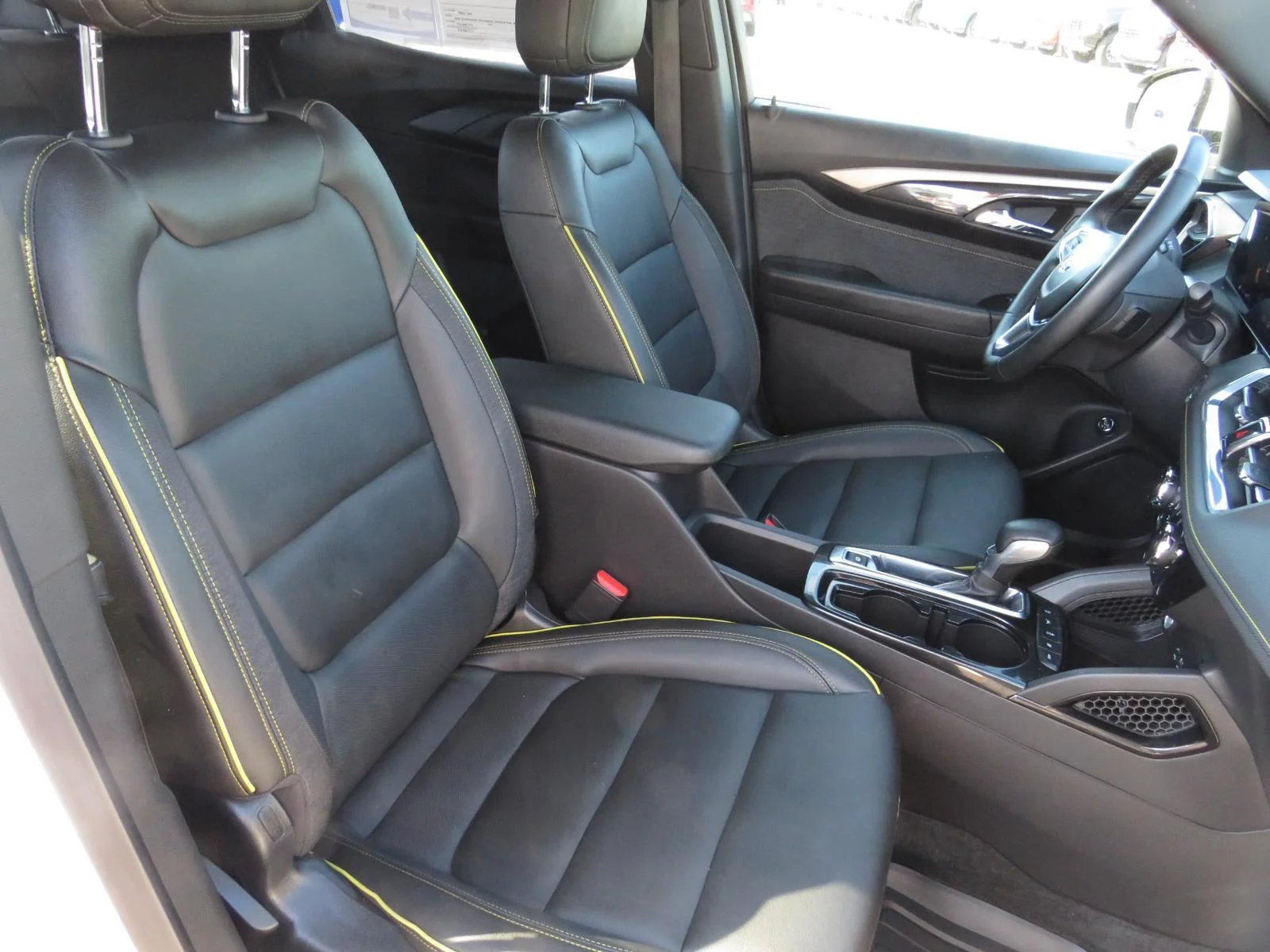Used 2025 Pearl Chevrolet ACTIV image 27