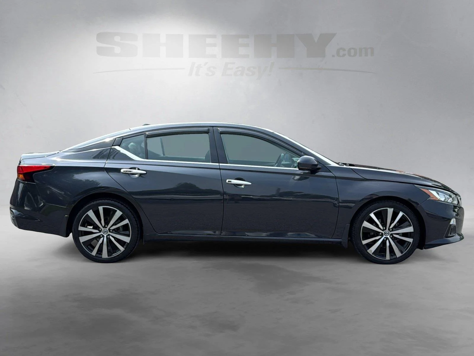Used 2019 Storm Blue Metallic Nissan 2.5 Platinum image 9