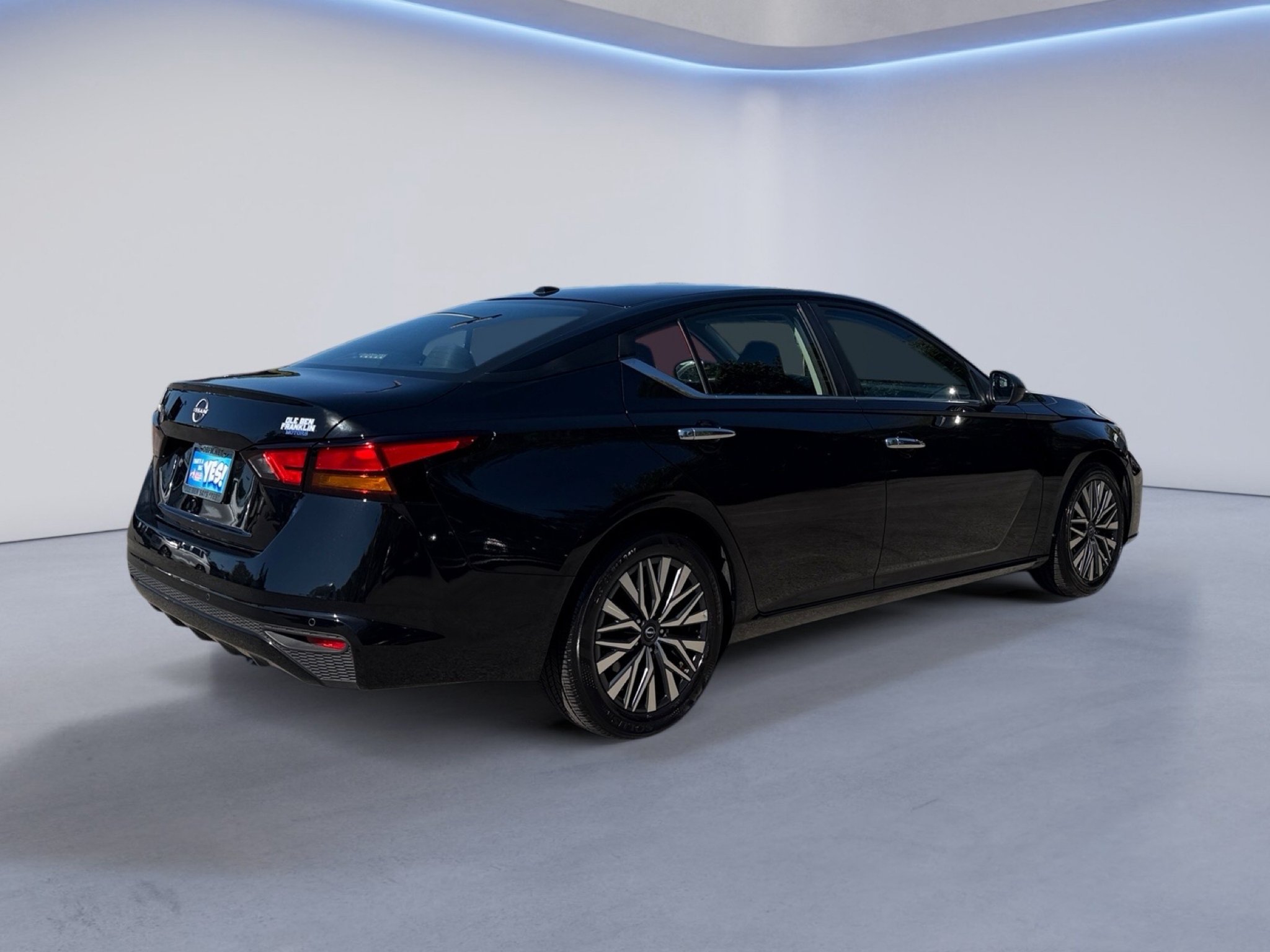 Used 2025 Super Black Nissan SV image 3