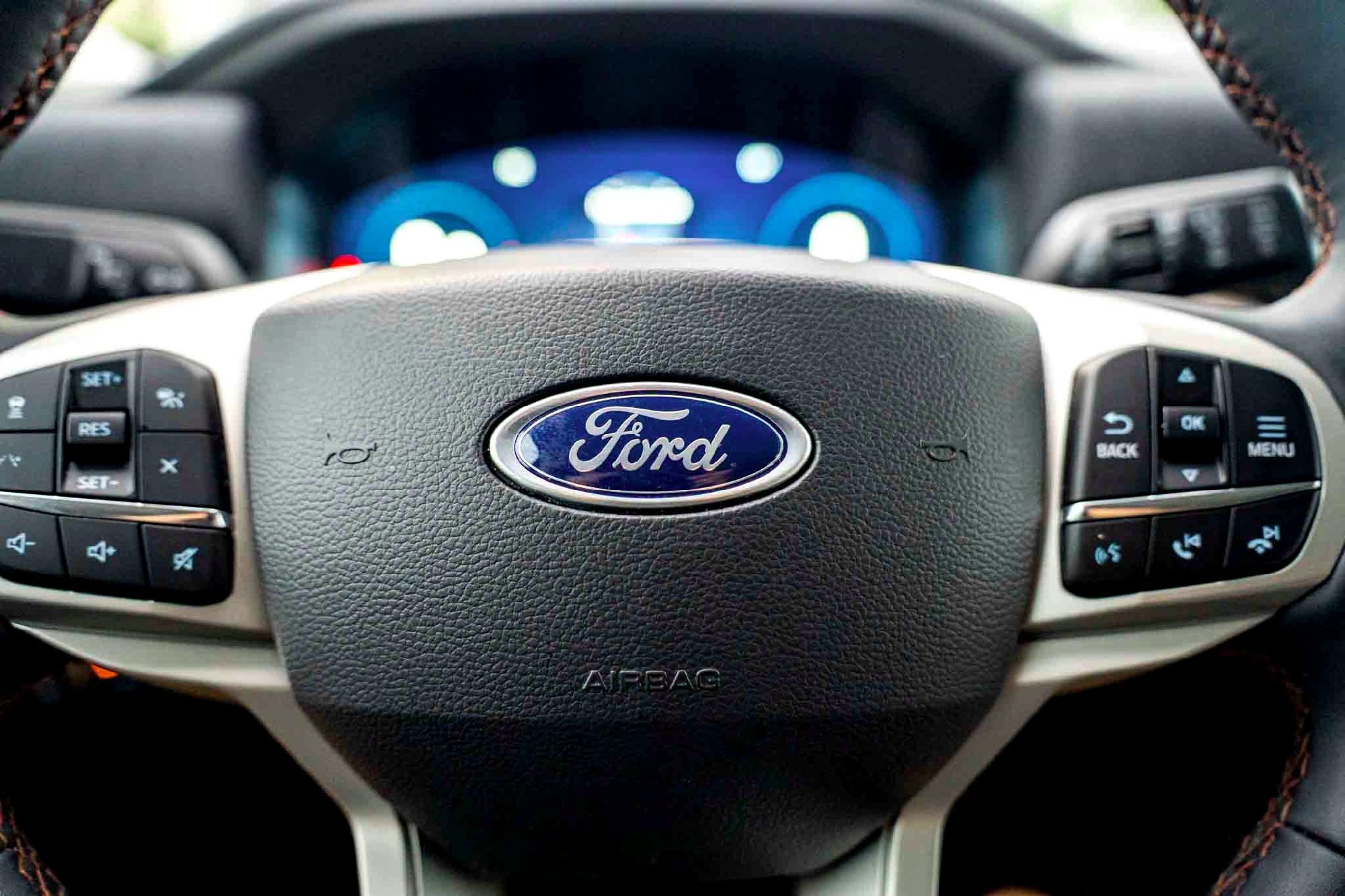 New 2026 Carbonized Gray Metallic Ford Active image 12