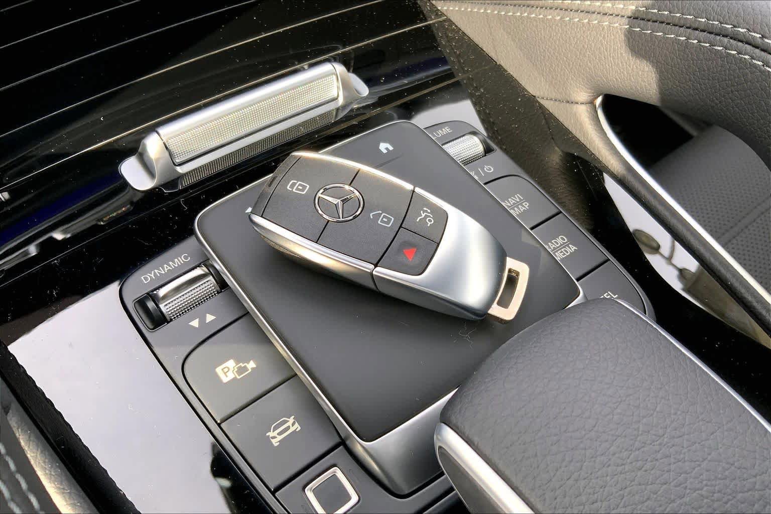 New 2026 Obsidian Black Metallic Mercedes-Benz GLE 350 image 21
