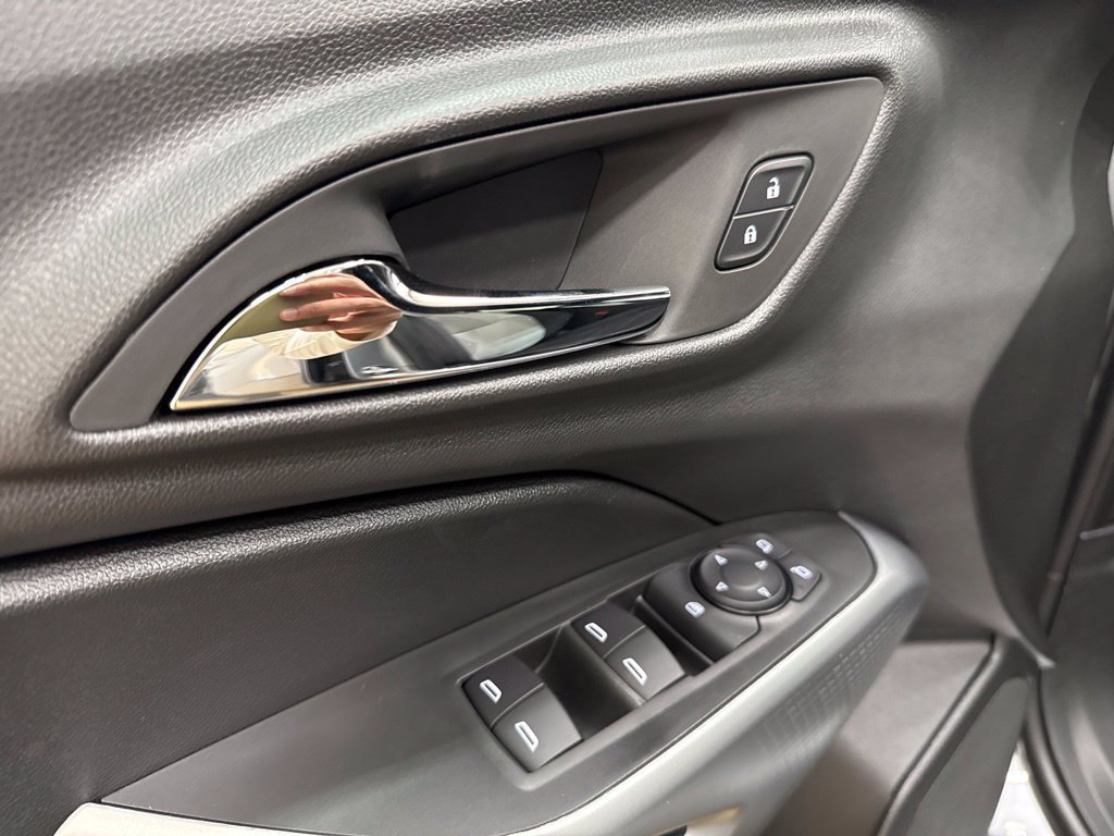 New 2026 Sterling Gray Metallic Chevrolet 1RS image 29