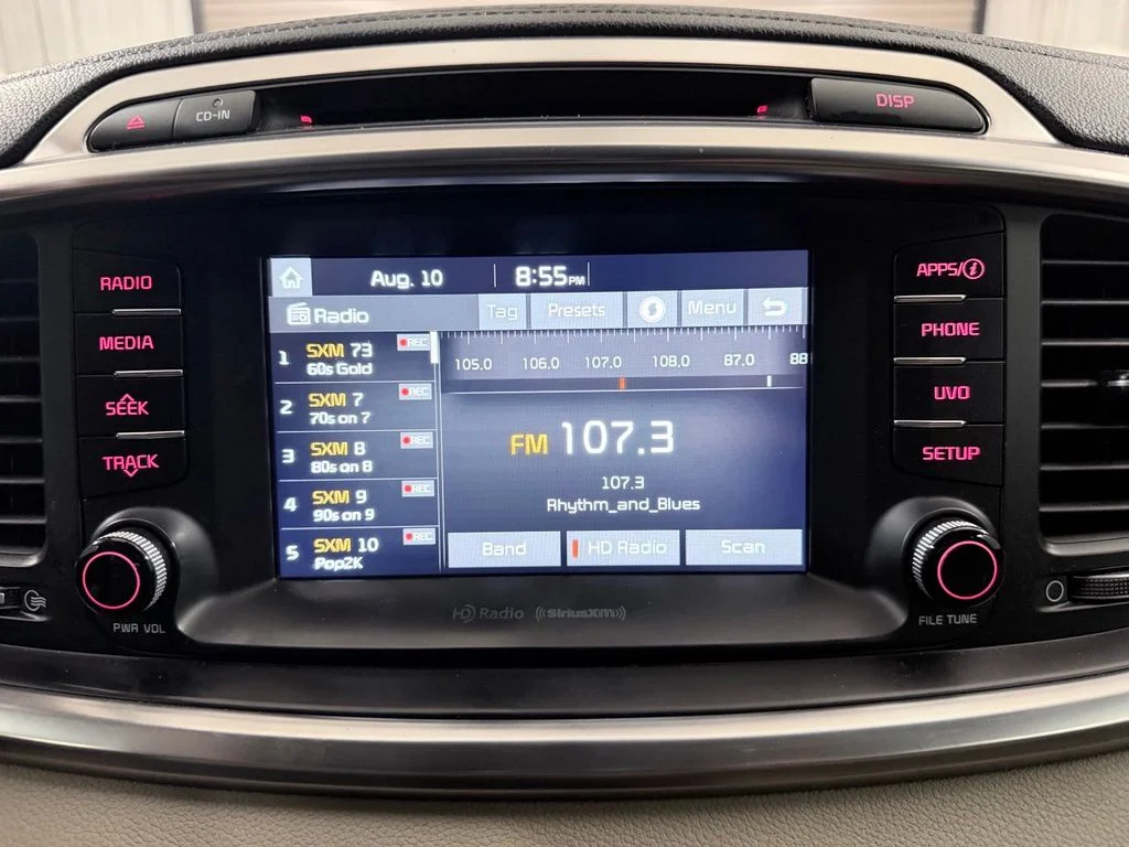 Used 2017 Snow White Pearl Kia EX image 17