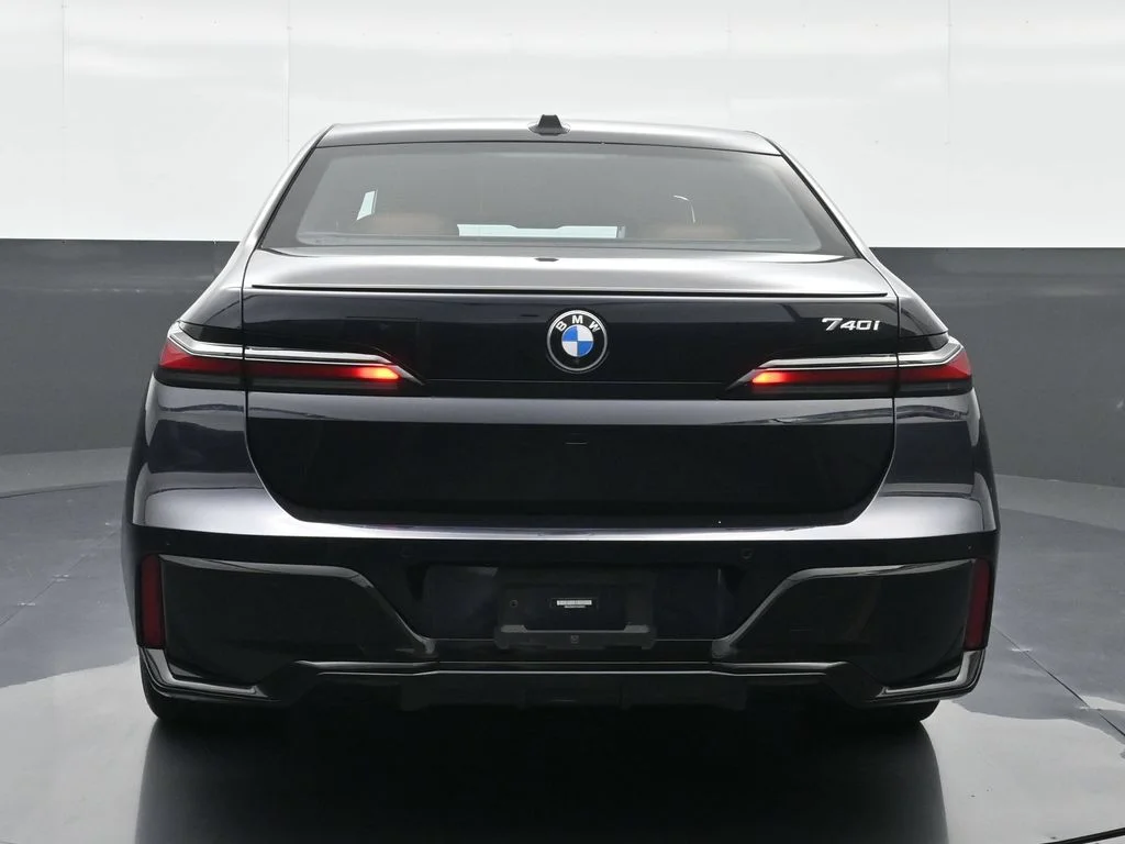 2023 BMW 7 Series 740i - Photo 7