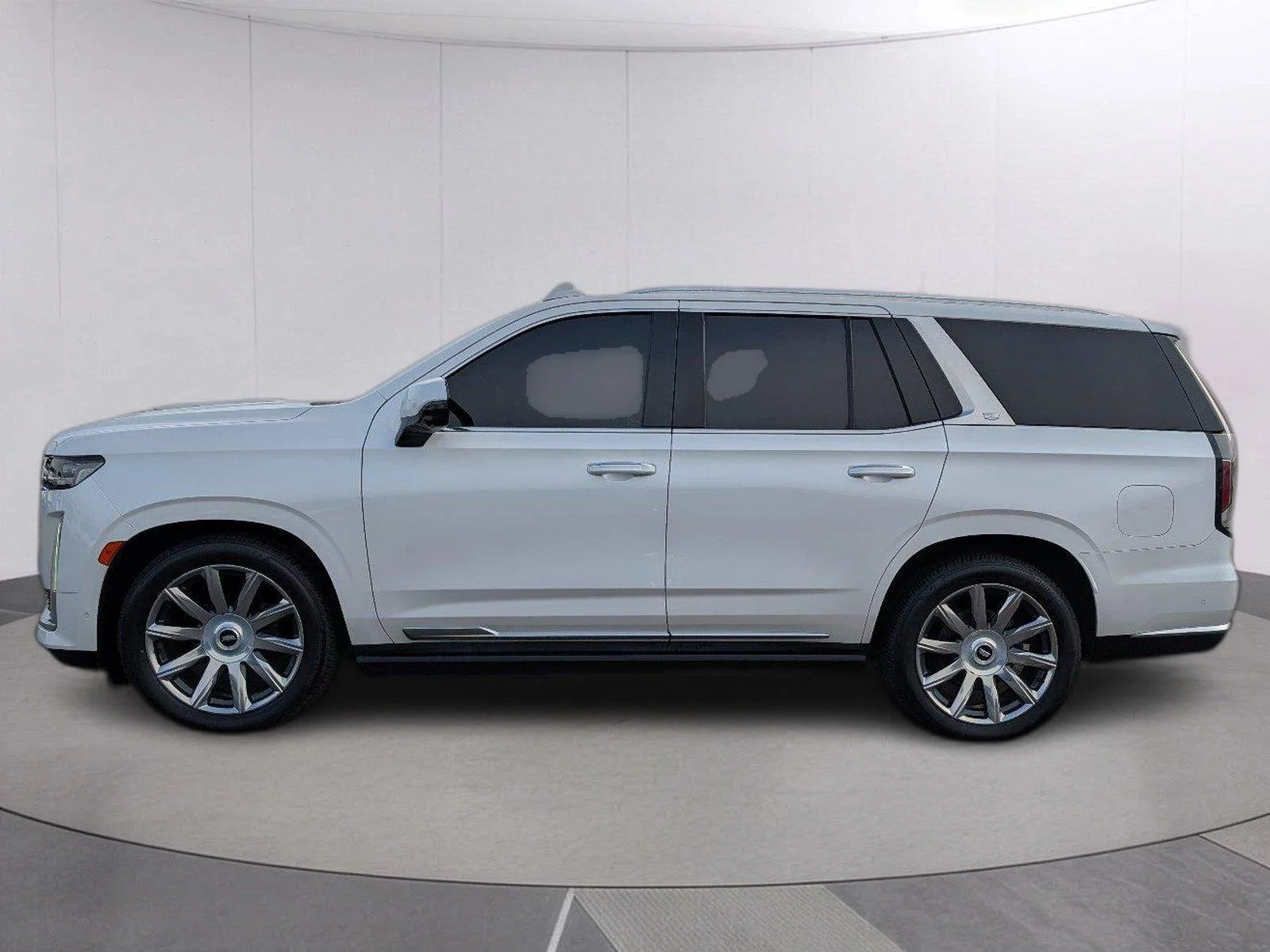 Used 2021 CRYSTAL WHITE TRICOAT Cadillac Premium Luxury Platinum image 2