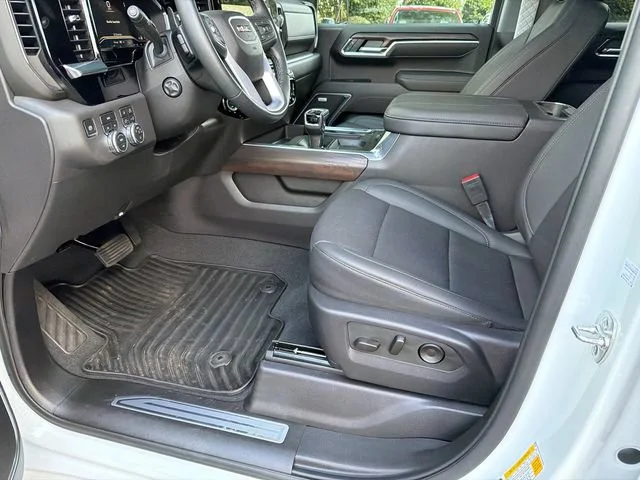 Used 2025 Summit White GMC SLT image 9