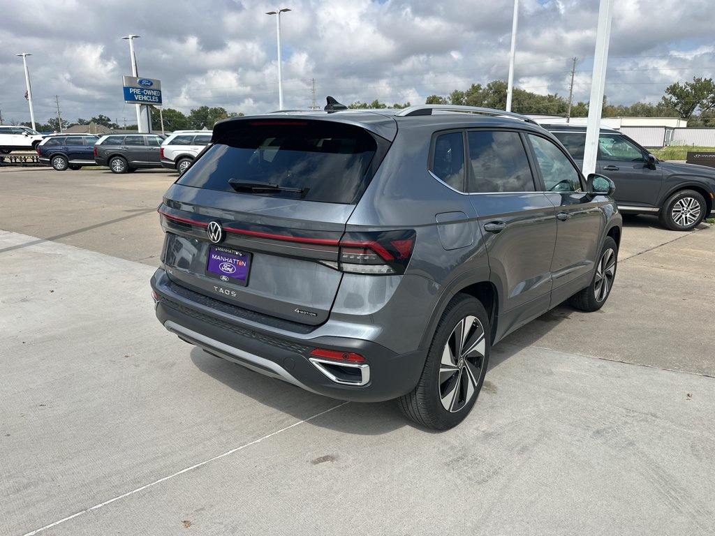 Used 2025 Pyrite Silver Metallic Volkswagen SE 4Motion image 10