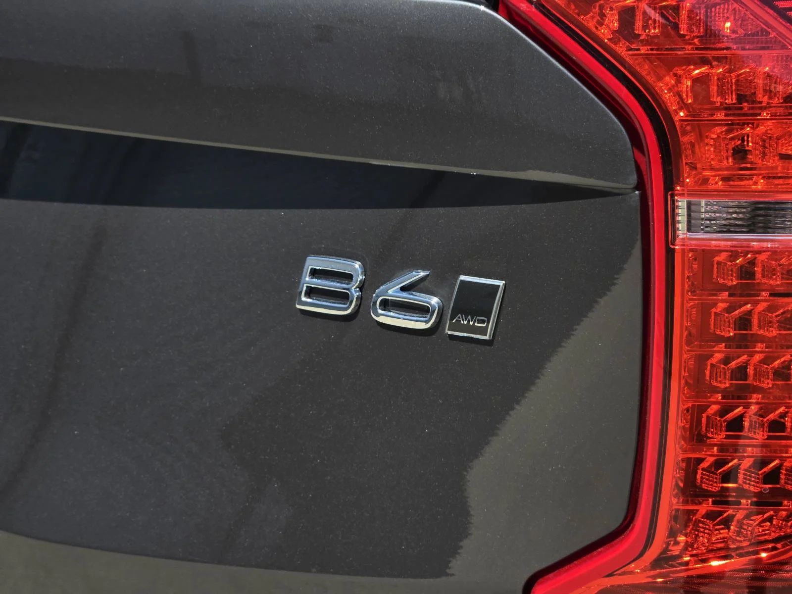 Used 2023 Platinum Gray Metallic Volvo Plus image 10