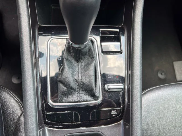 Used 2024 Black Jeep Latitude image 21