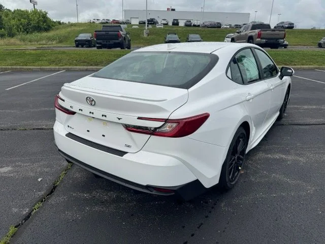 New 2026 Ice Cap Toyota SE image 3