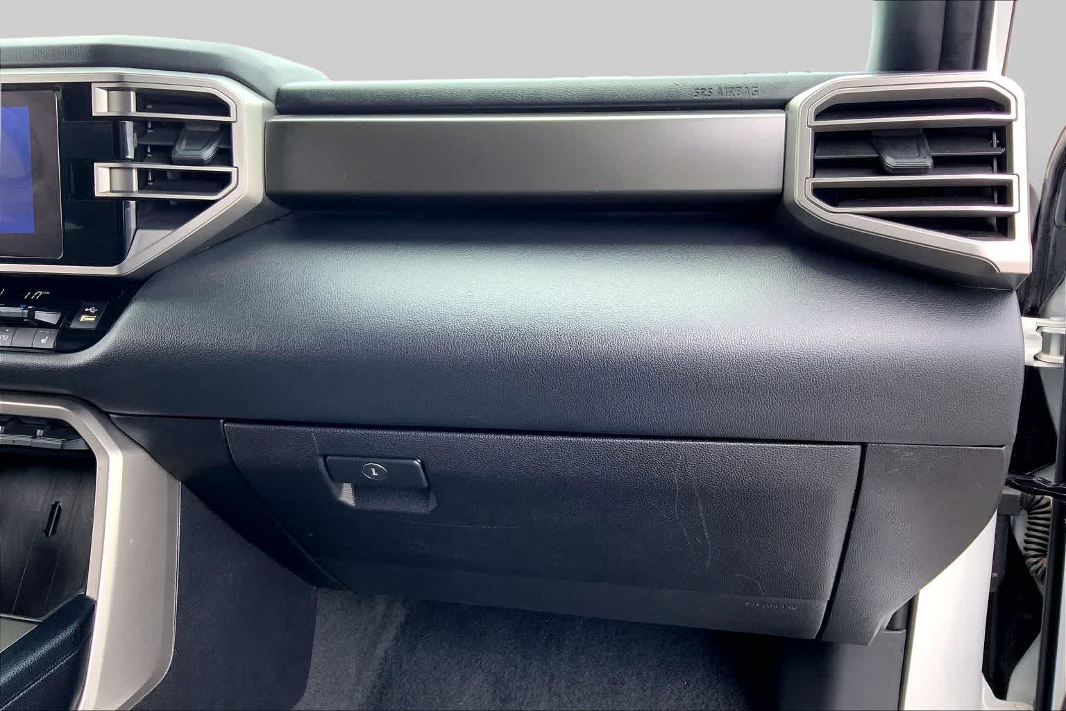 Used 2025 Ice Cap Toyota SR5 image 18