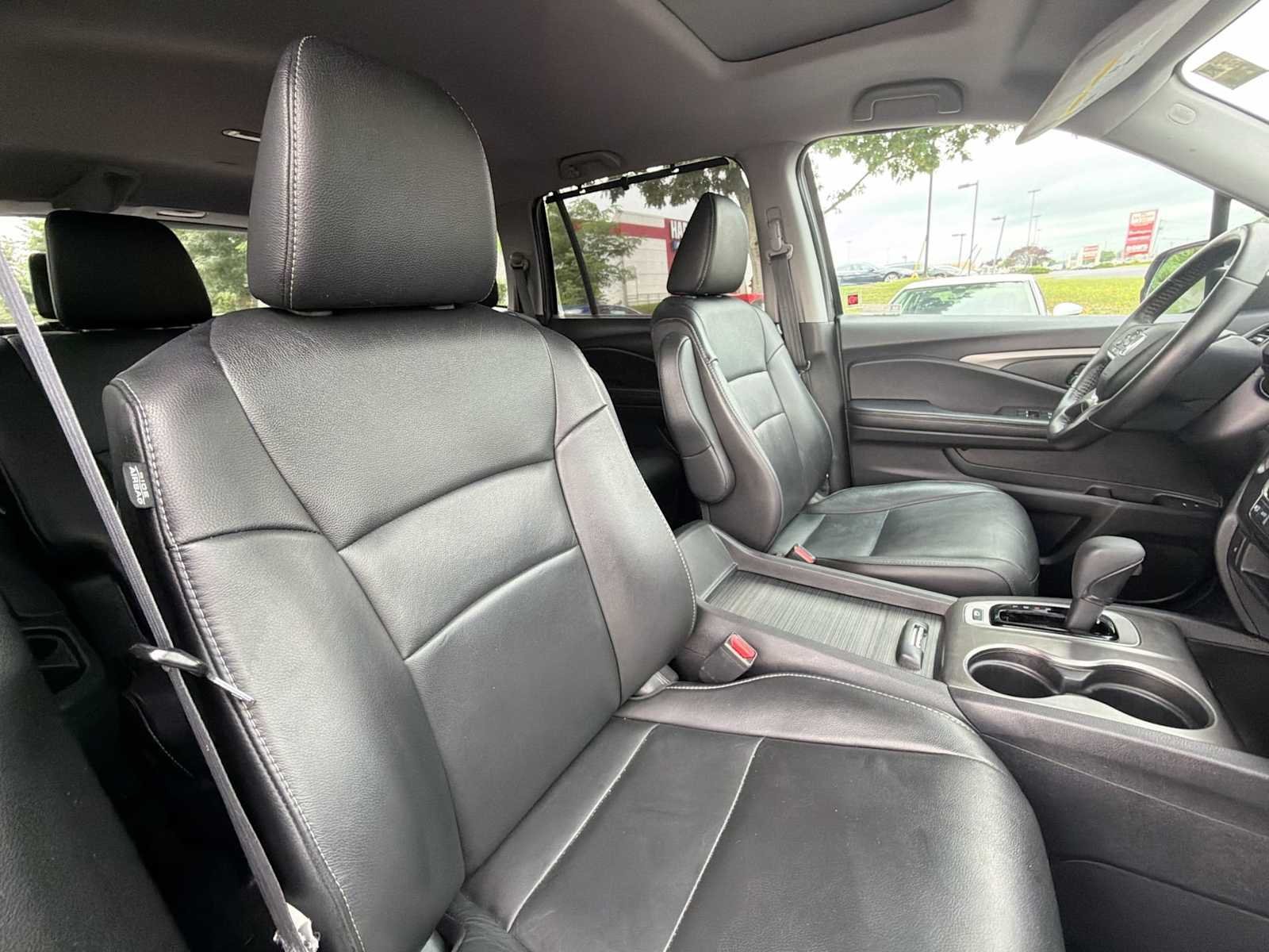 Used 2019 Crystal Black Pearl Honda EX-L image 17