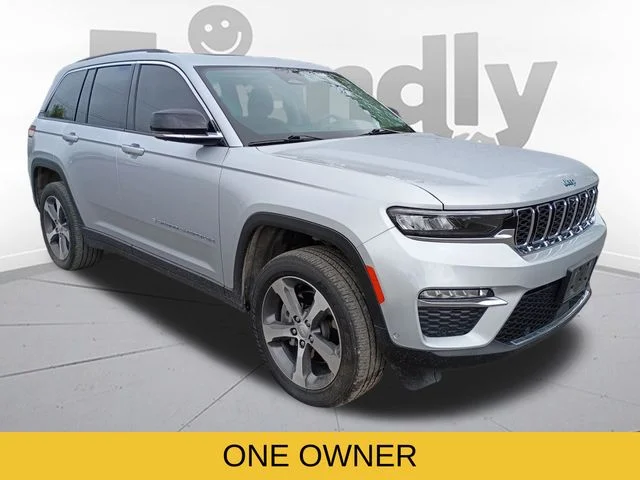 Used 2022 Silver Jeep 4xe image 3
