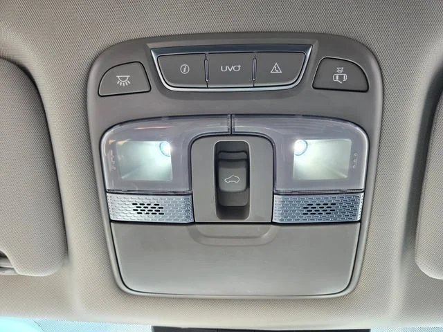 Used 2022 White Kia S image 30