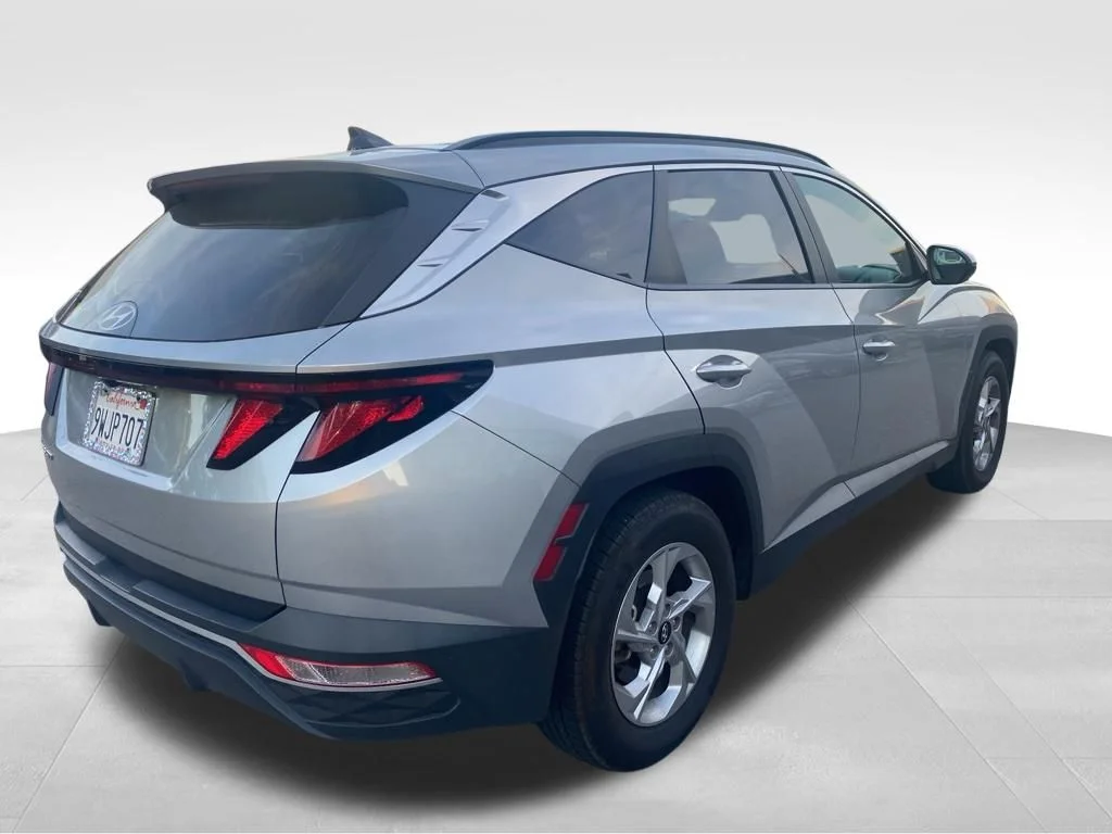 Used 2024 Silver Hyundai SEL image 4