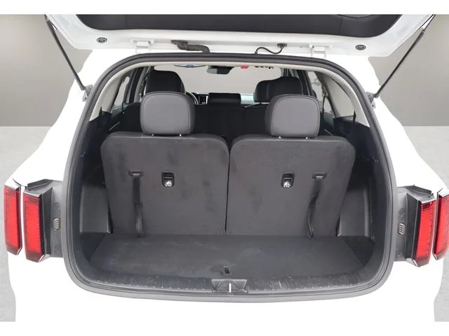 Used 2023 Glacial White Pearl Kia S image 26