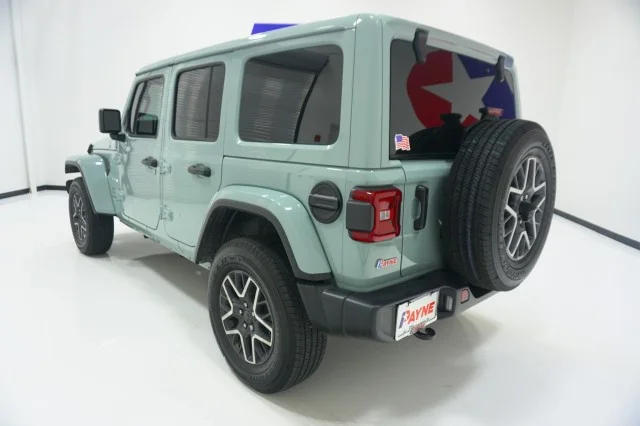Used 2024 Earl Clear Coat Jeep Sahara image 9