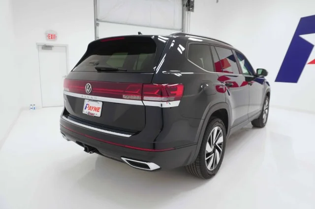 New 2026 Deep Black Pearl Volkswagen 2.0T SE w/Technology image 5