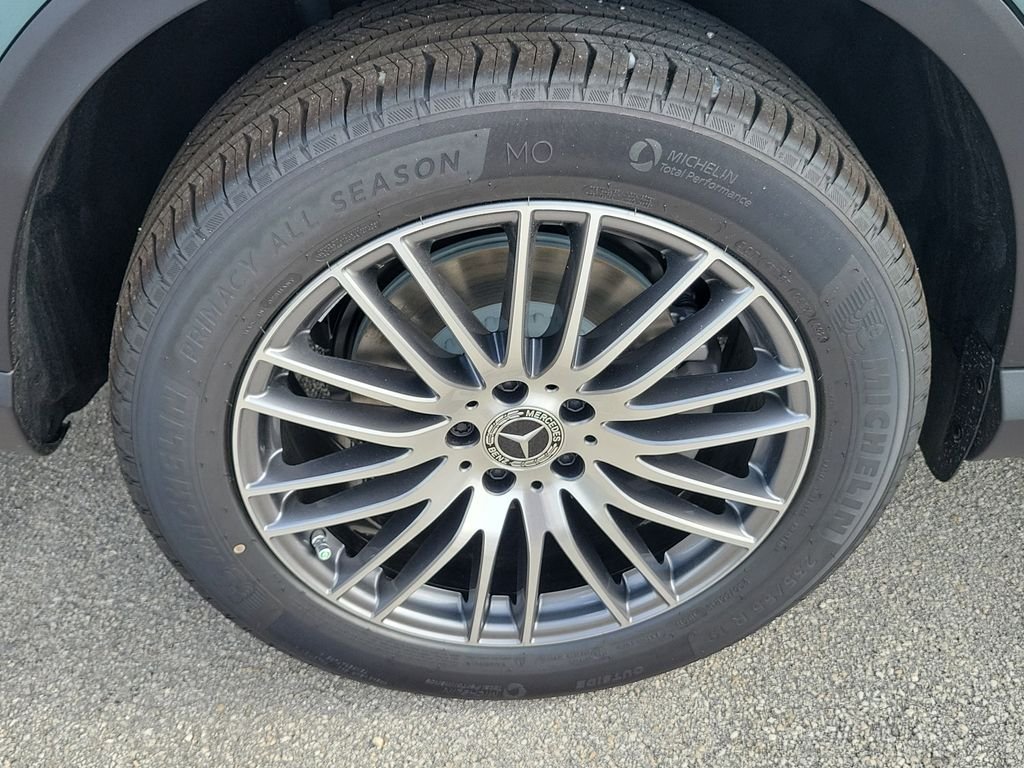 New 2026 Verde Silver Metallic Mercedes-Benz GLC 300 image 7