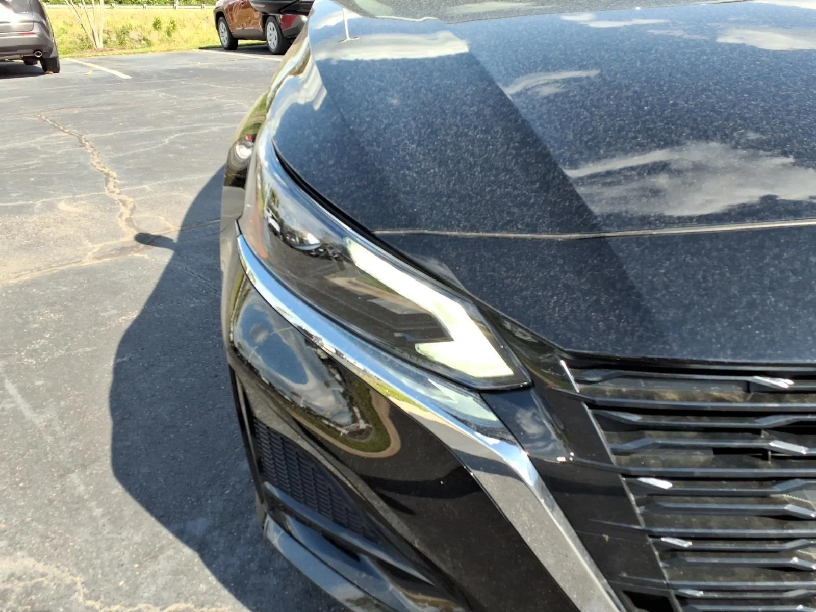 Used 2025 Super Black Nissan SL image 16