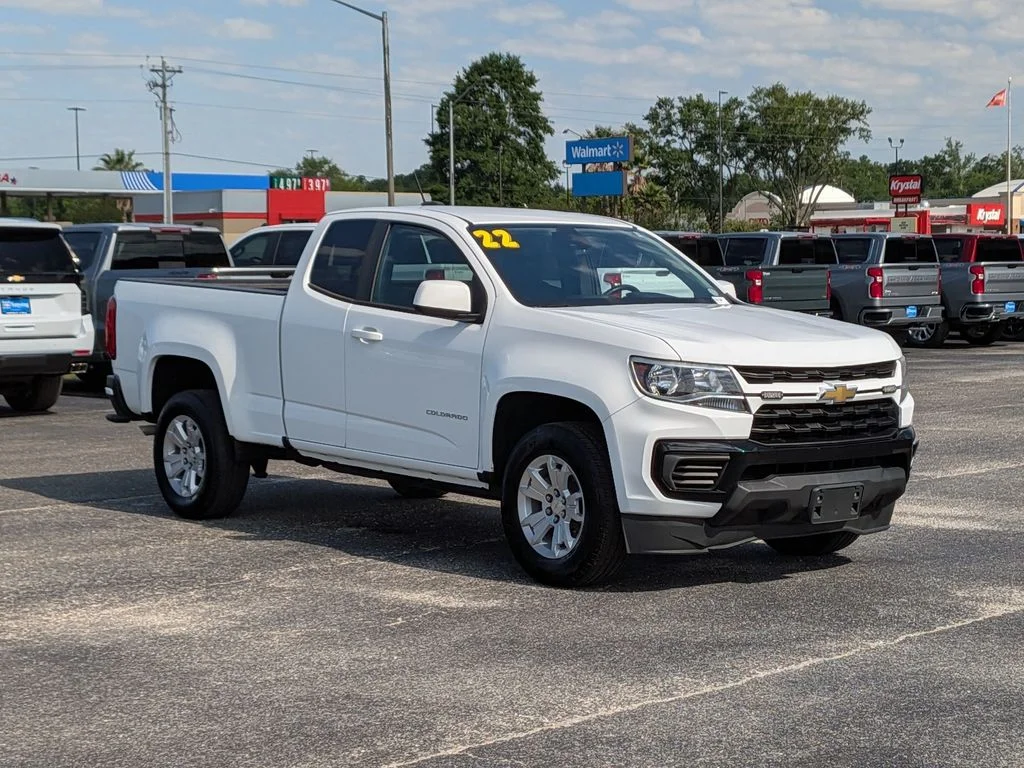 Used 2022 White Chevrolet LT image 7