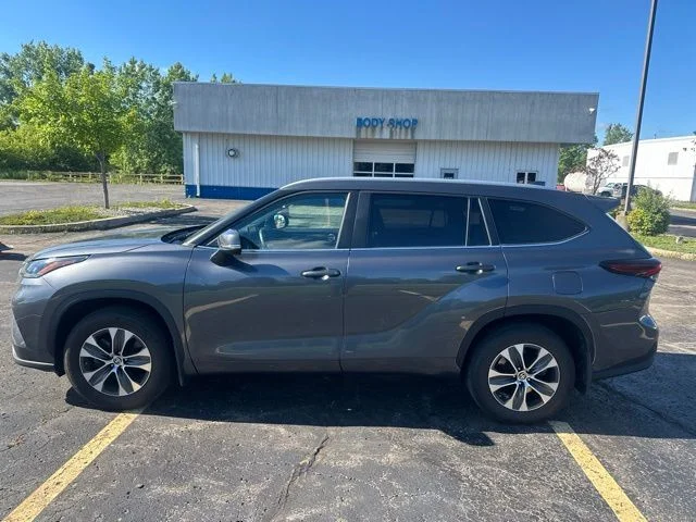 2024 Toyota Highlander XLE - Photo 11