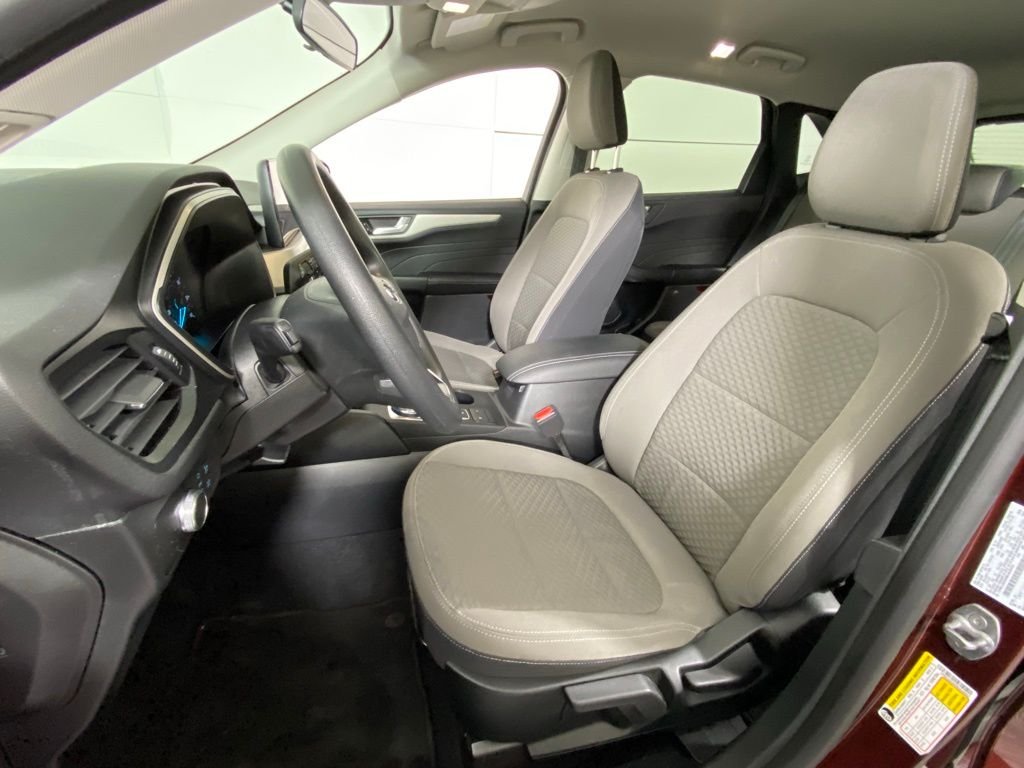 Used 2021 Ford Escape SE with VIN 1FMCU0G68MUA28053 for sale in Getzville, NY