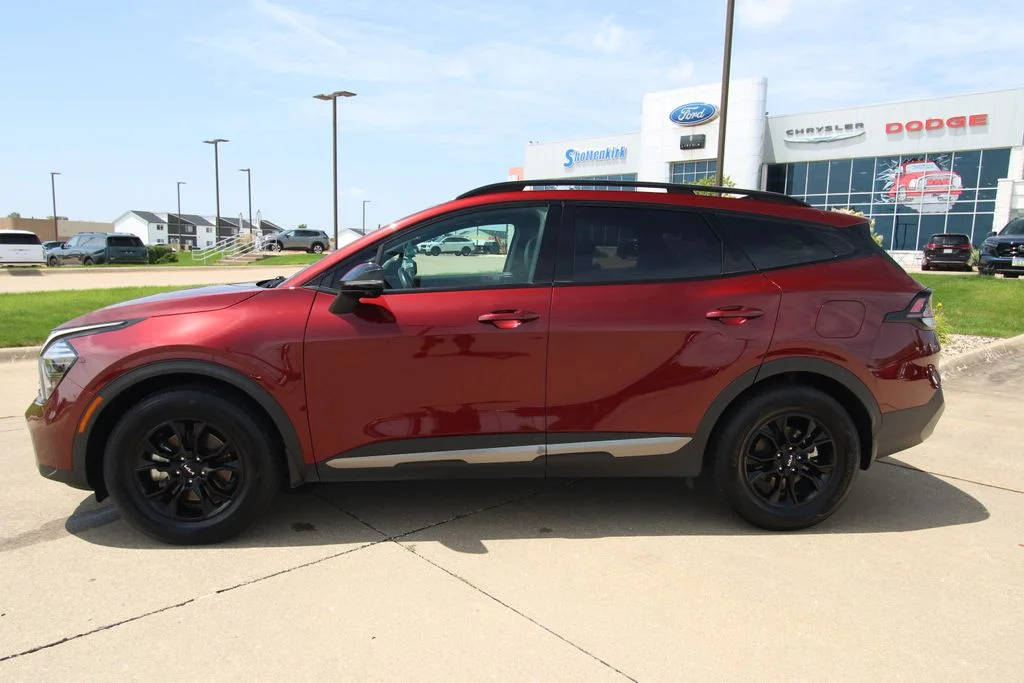 Used 2023 Red Kia X-Pro Prestige image 18
