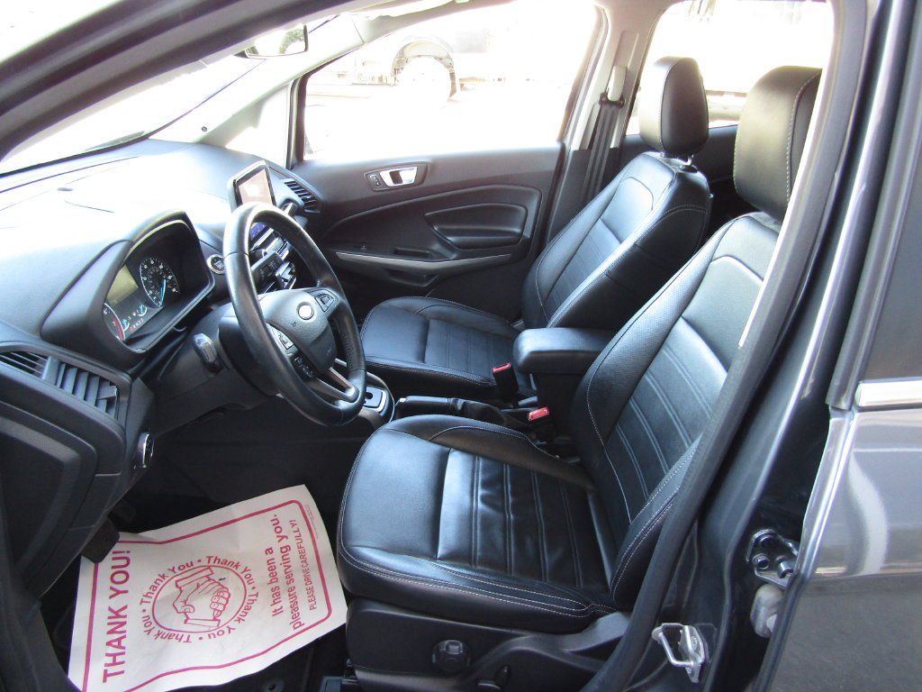 Used 2020  Ford Titanium image 21