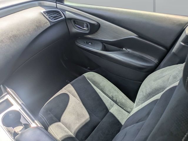 Used 2018 Black Nissan S image 17