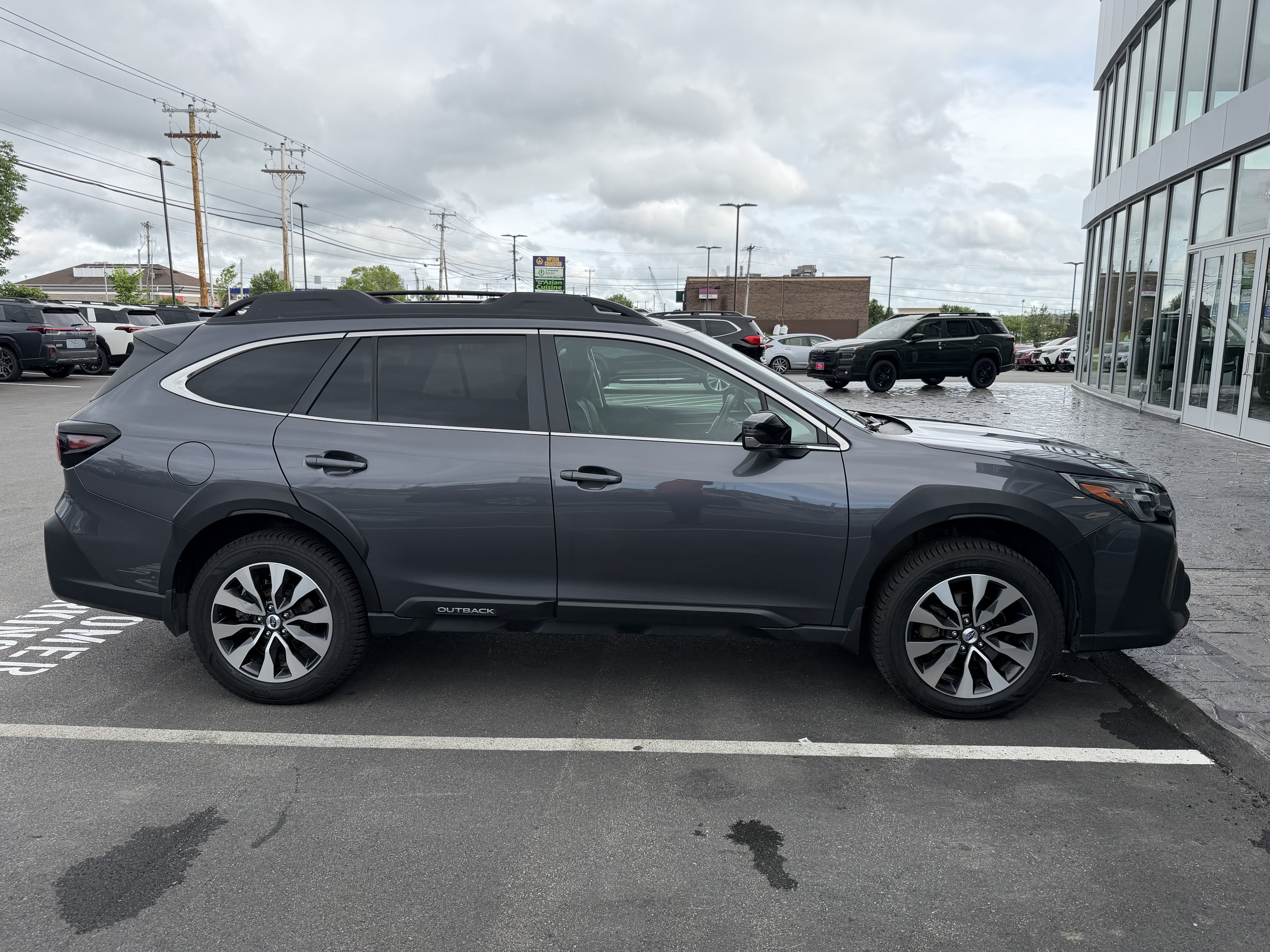 Used 2024 Magnetite Gray Metallic Subaru Limited image 6