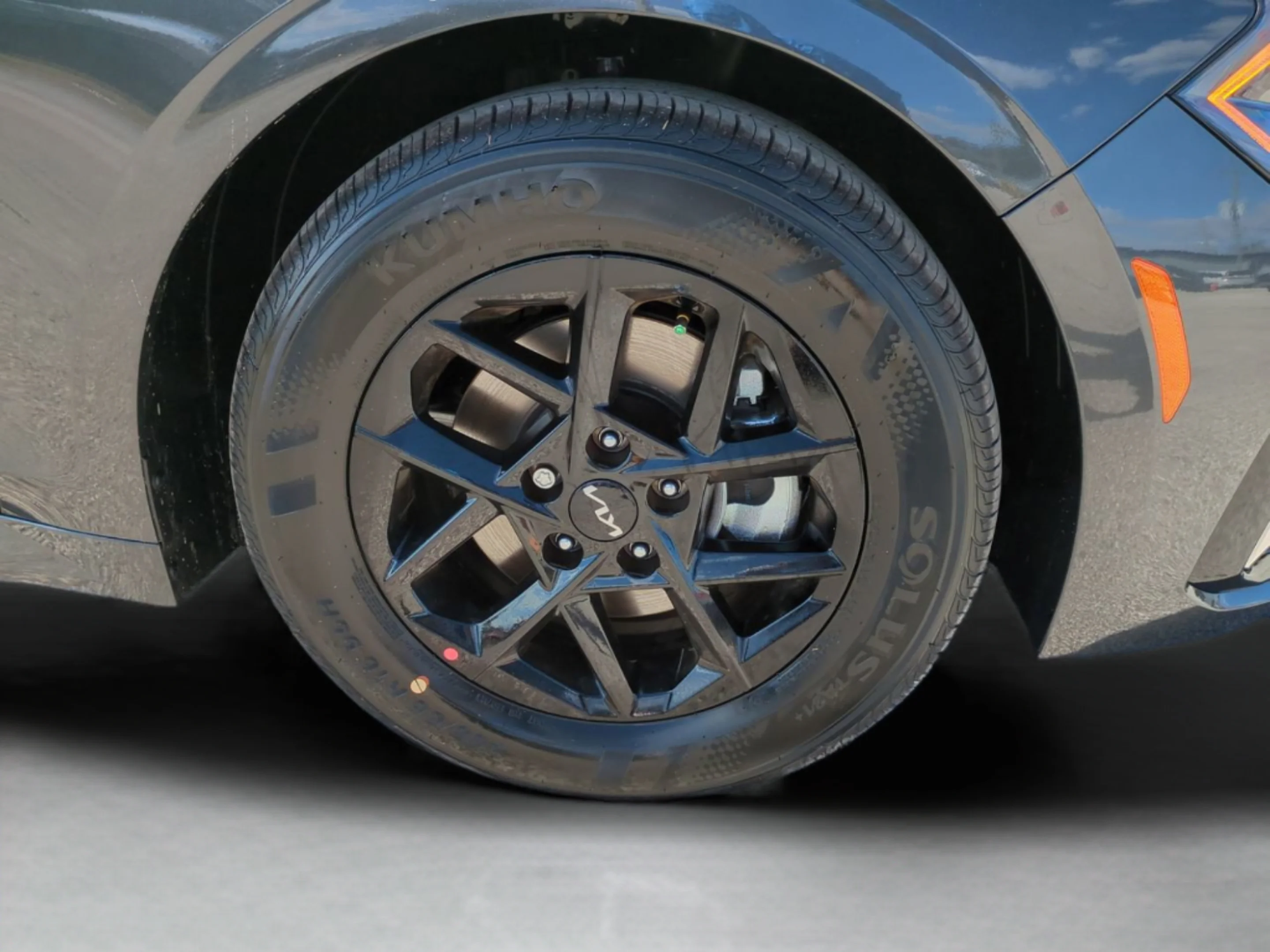 New 2026 Interstellar Gray Kia LXS image 30