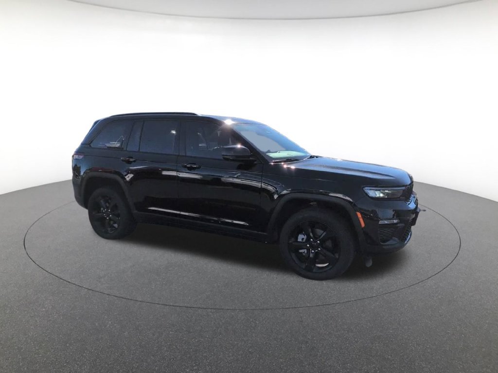 Certified Used 2023 Diamond Black Jeep Limited image 5