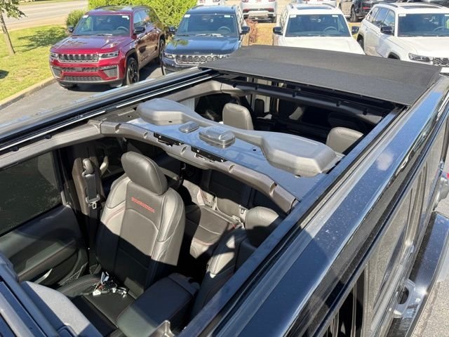 Certified Used 2025 Black Clearcoat Jeep Rubicon X image 11